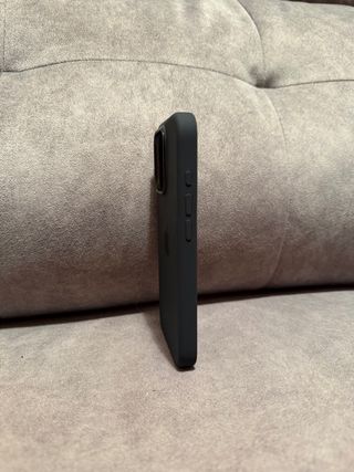 Funda iPhone 16 Pro Negra