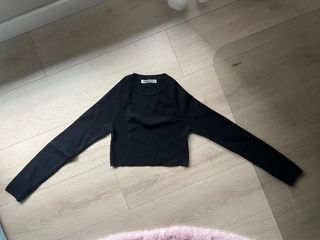 Jersey negro manga larga crop top