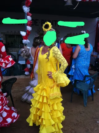 Traje de flamenca amarillo