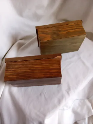 Cajas de madera decoradas con flores secas