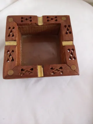 Cajas de madera decoradas con flores secas