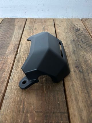 Protector depósito Yamaha MT-07 2024