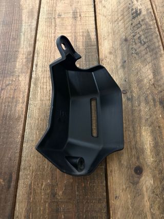 Protector depósito Yamaha MT-07 2024