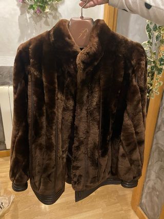 Chaquetón de piel marrón