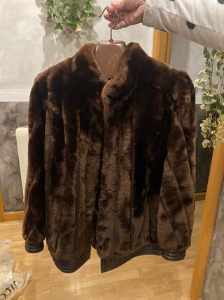 Chaquetón de piel marrón
