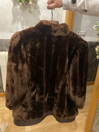 Chaquetón de piel marrón