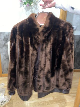 Chaquetón de piel marrón