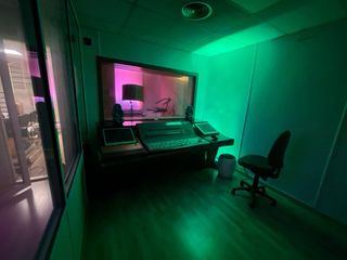 Barra LED EUROLITE LED T 1000 RGB IP65 10mm 40º