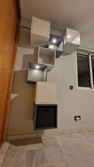 Estanterías Eket Ikea con luz