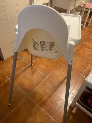 Trona de bebé blanca