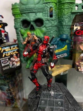 Figura Deadpool Marvel Legends