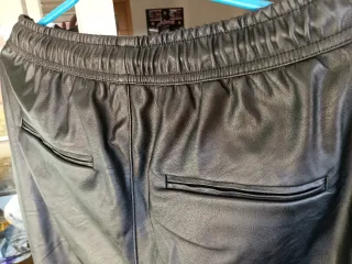 Pantalones de cuero negros