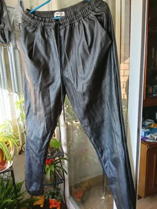 Pantalones de cuero negros