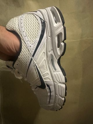 Nike Moto 2K Zapatillas Deportivas Blancas y Negra