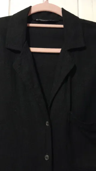 Camisa Stradivarius manga corta negra