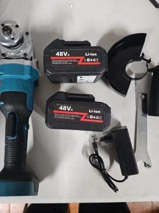 Radial con baterías y cargador