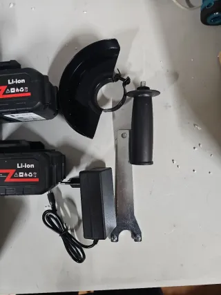 Radial con baterías y cargador