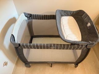 Cuna de viaje Graco con cambiador y colchón