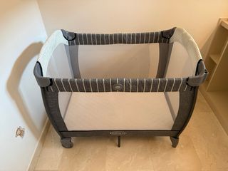 Cuna de viaje Graco con cambiador y colchón