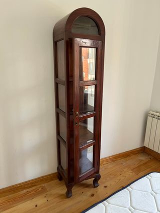 Vitrina antigua madera maciza cristal