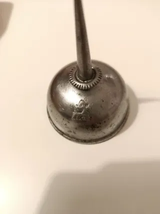 Oggetto da collezione: Aceitera per macchina da cucire