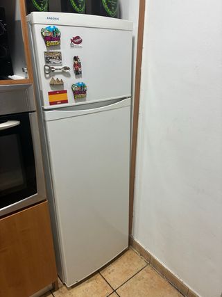 Nevera blanca