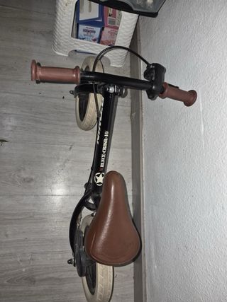 Bicicleta de equilibrio Btwin negra