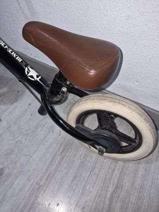 Bicicleta de equilibrio Btwin negra