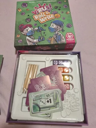 Juego de mesa Virus! Roll & Write