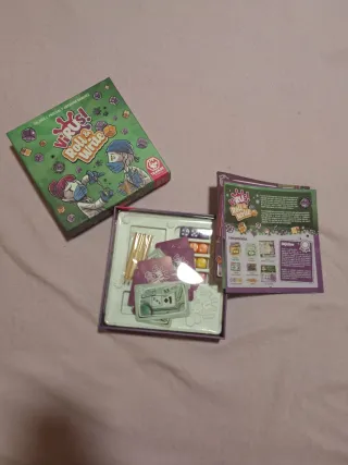 Juego de mesa Virus! Roll & Write