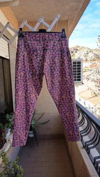 Mallas técnicas deportivas estampado animal print.