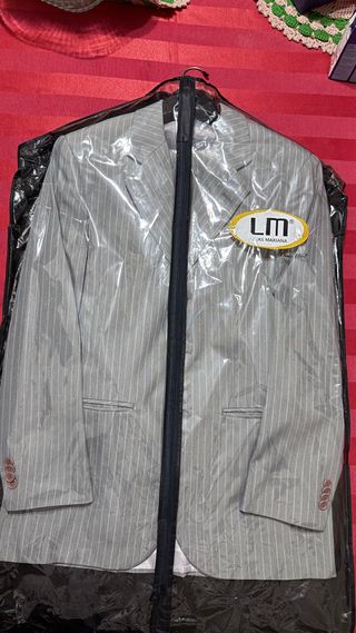 Traje gris de rayas (chaqueta y pantalón) Talla S