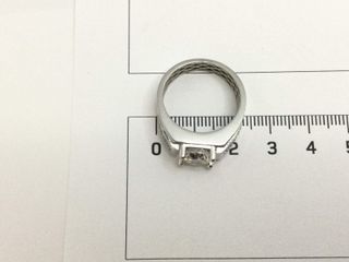 sello oro 18k con diamante de laboratorio