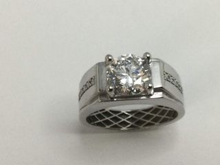 sello oro 18k con diamante de laboratorio