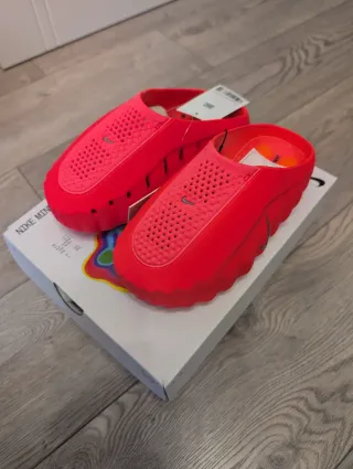 Nike Mind 001 Solar Red Talla 35.5 women