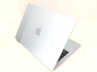 portatil apple apple macbook air m4 10-core 4.4 13 (10gpu) (2025) (a3240)