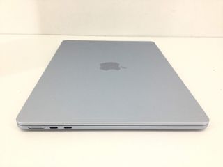 portatil apple apple macbook air m4 10-core 4.4 13 (10gpu) (2025) (a3240)