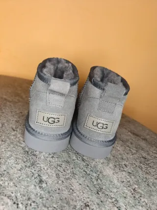 Botas UGG Classic Ultra Mini Mujer Gris