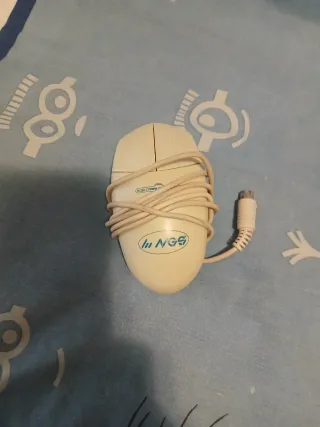 Ratón NGS blanco antiguo