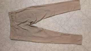 Calça de ganga skinny bege simples da Stradivarius