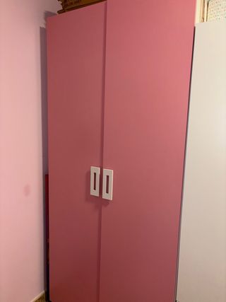 Armario infantil rosa y madera