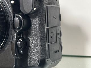 NIKON D500