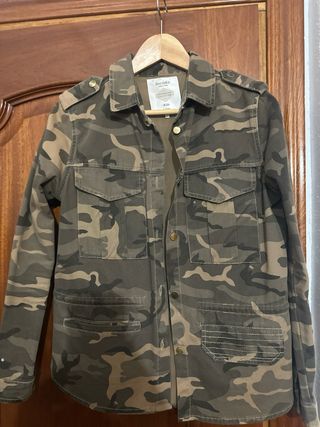 Chaqueta militar Bershka Talla S