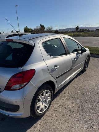 Peugeot 207 año 2011  270.000 kilometros