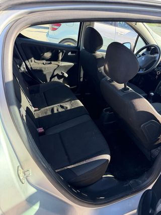 Peugeot 207 año 2011  270.000 kilometros