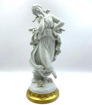 CAPODIMONTE Soprammobile antico