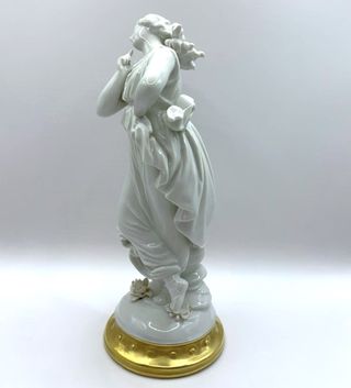 CAPODIMONTE Soprammobile antico