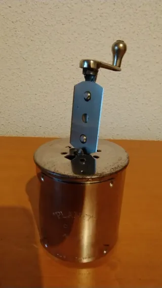 Antiguo Afilador de Cuchillas de Afeitar (1940s)