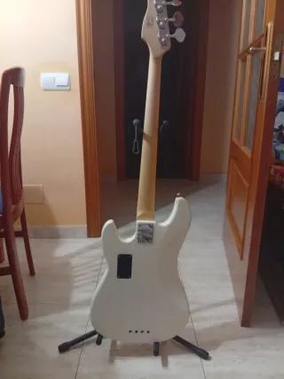 Bajo Marcus Miller P7 Alder 4 AW 2nd Gen