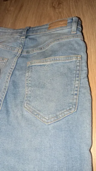 Vaqueros desgastados azules